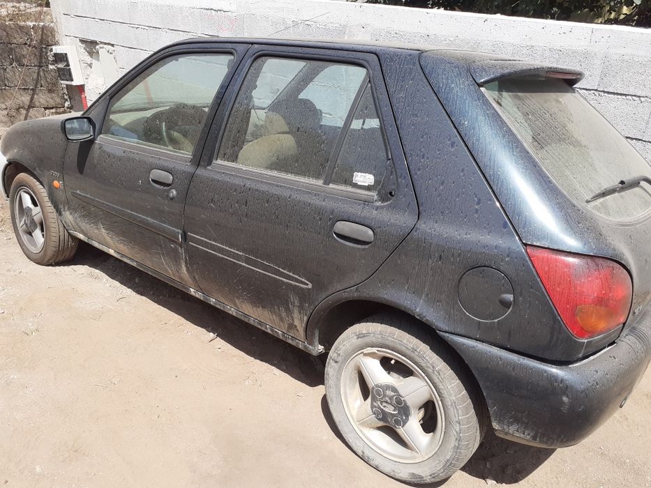 Vendo Ford fiesta de trabalho 600€