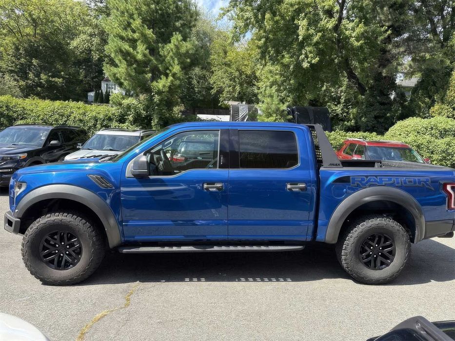 Ford F-150 Raptor SuperCrew      2017