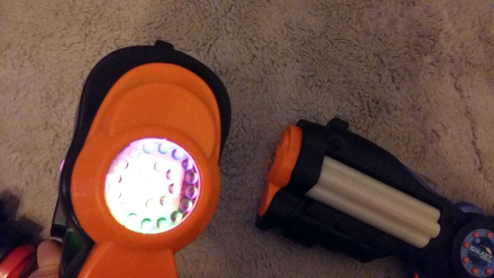 Pistolety Laserowe Planet  i Galaxy Fighter   #