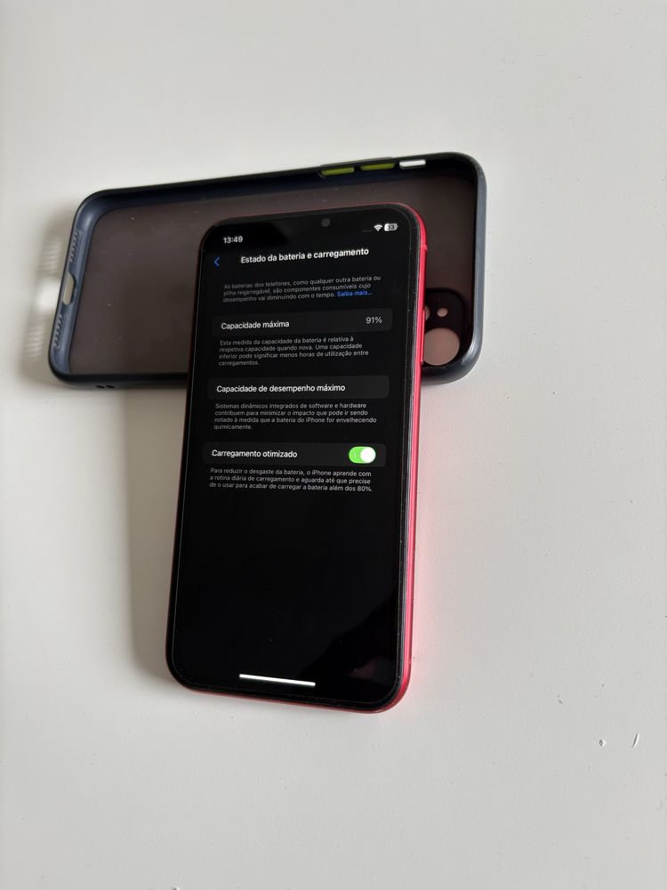 Vendo/Troco iPhone 11 64gb vermelho