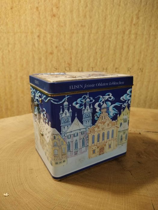 stara puszka z pozytywką nr 1, na ciasteczka:)