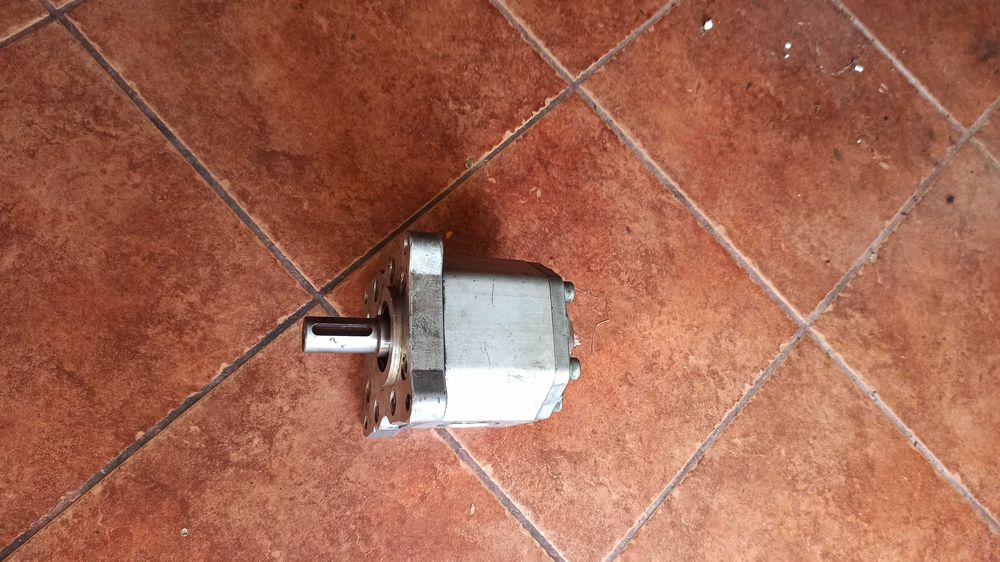 Pompa Hydrauliczna 32 Litry Łuparka Do Drewna Prasa Rębak Hydrauliczny