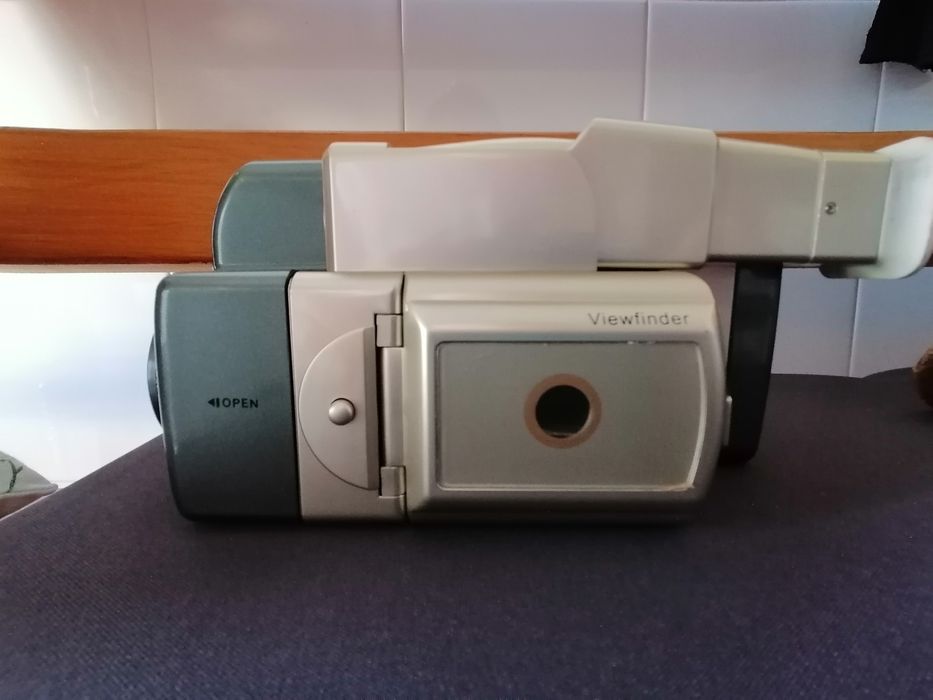 Câmara de filmar vintage v-3000