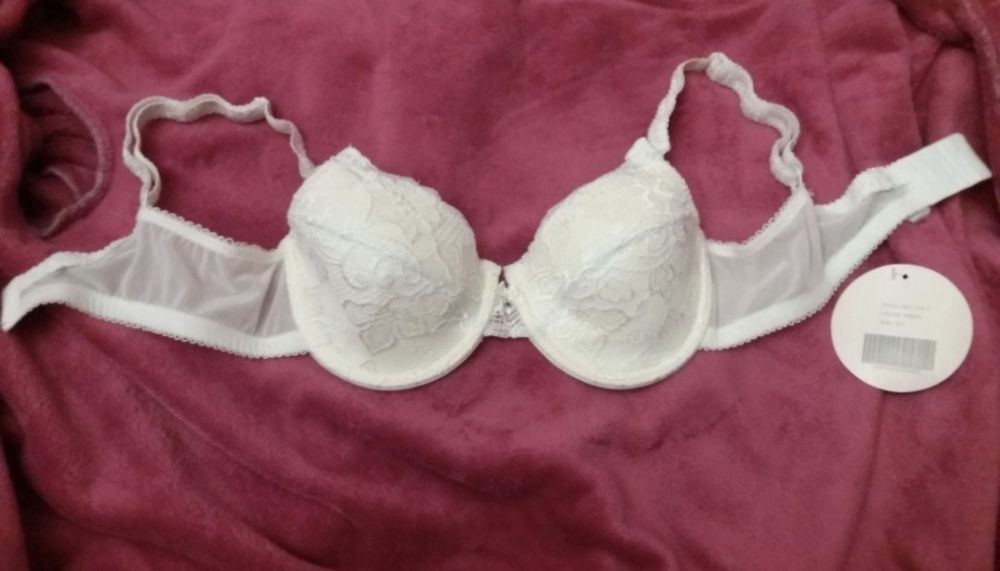 Лифчик, бюст женский