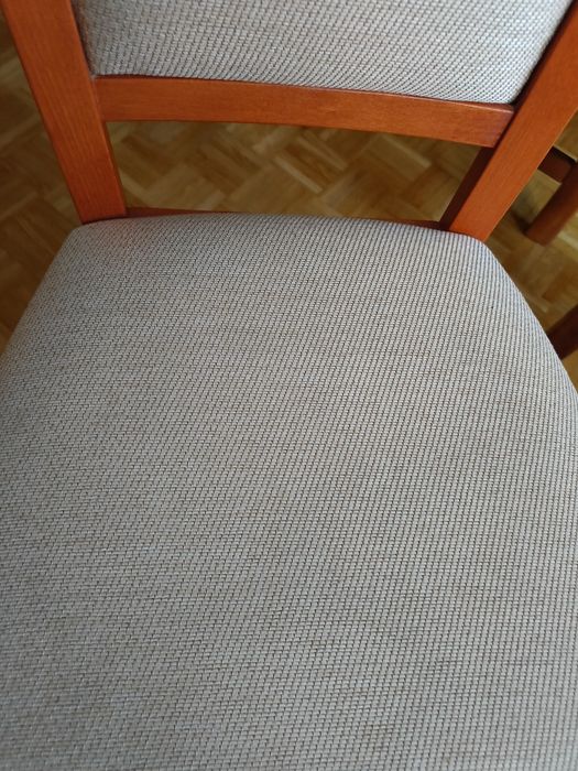 Oddam za darmo 2 krzesła.