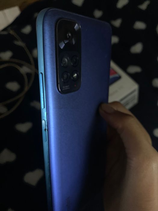 Red I note 11  НА ЗАПЧАСТИНИ телефон хороший