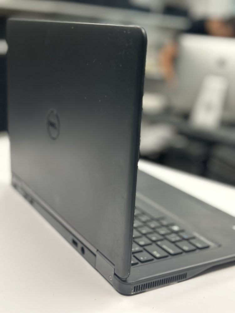 Outlet! Laptop Dell E7250 12" Intel i5 8GB 256 SSD