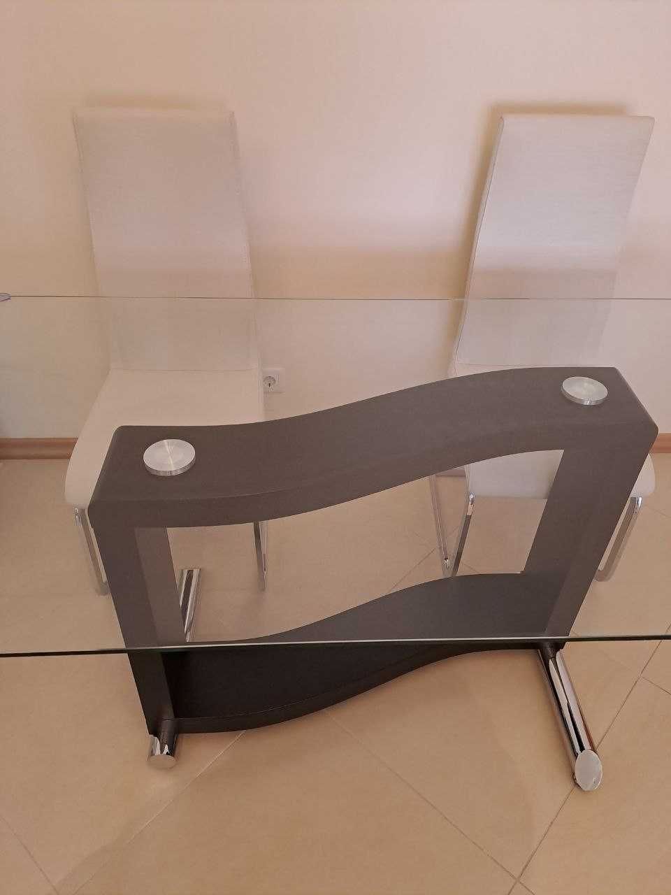 Conjunto mesa de jantar c/ tampo de vidro + 4 cadeiras brancas