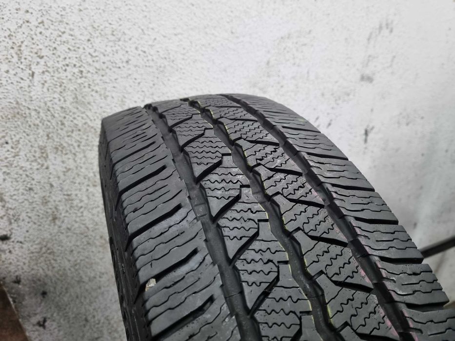 205/75/16C 113/111R Continental VanContactWinter D.4320