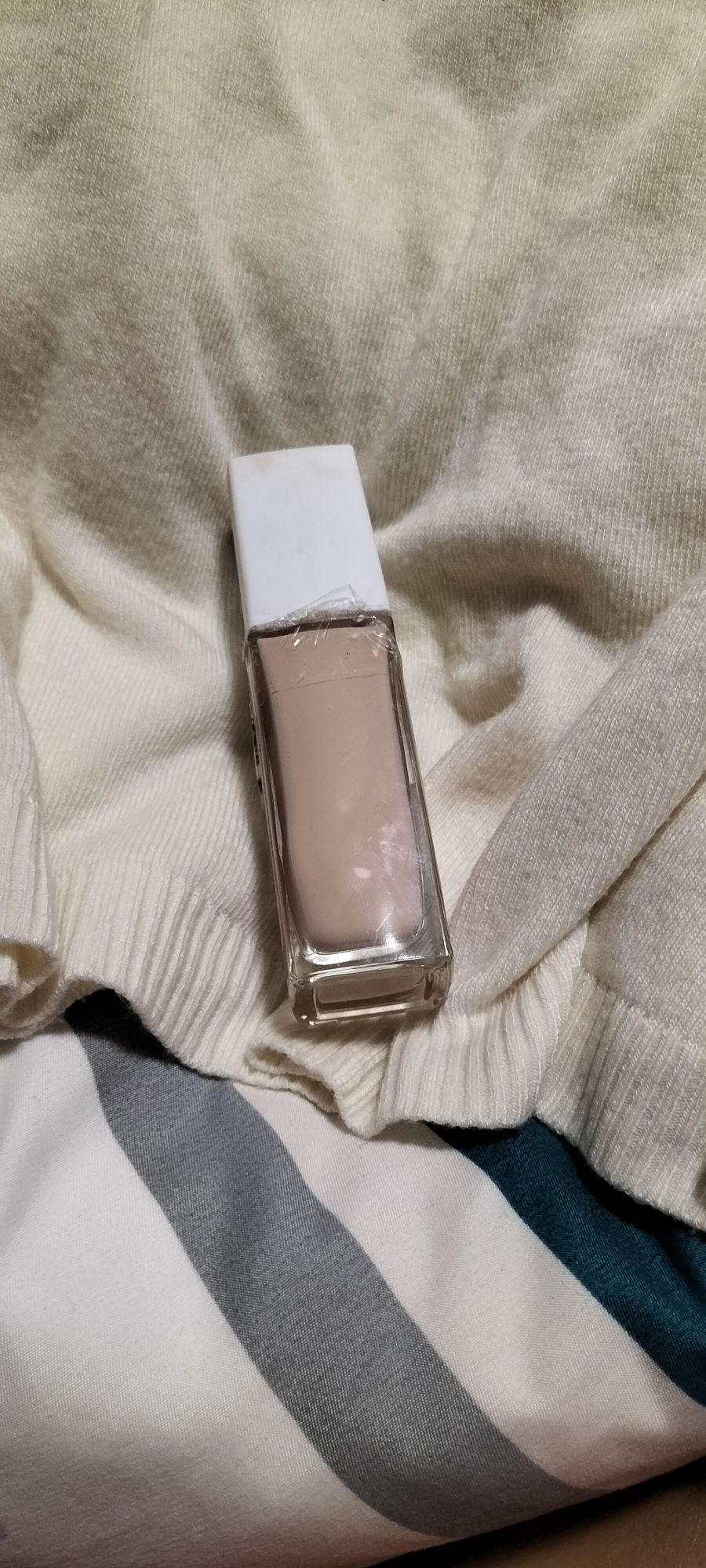 Podkład pod makijaż 03 True Ivory superstay fuul coverage. Maybelline