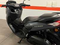 Nmax 125 com 2300k como nova