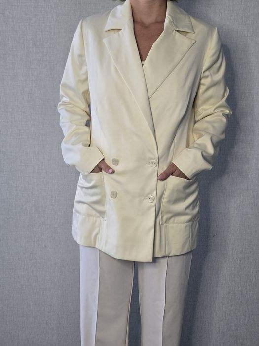 Двубортний піджак на високу дівчину