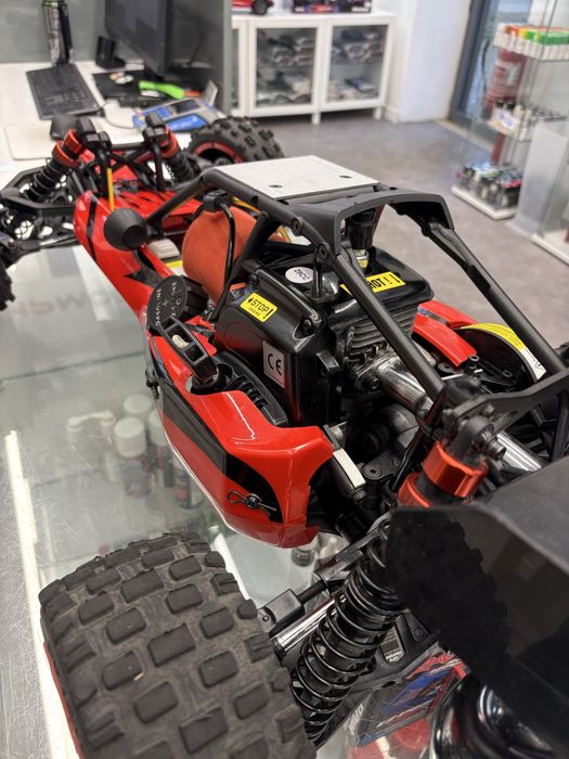 Carro a Combustão Vermelho