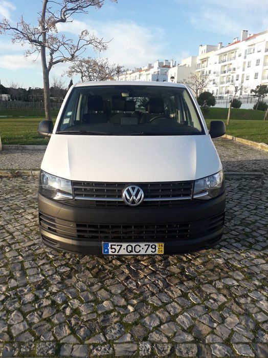Volkswagen Transporter 9 Lugares - Baixa Quilometragem