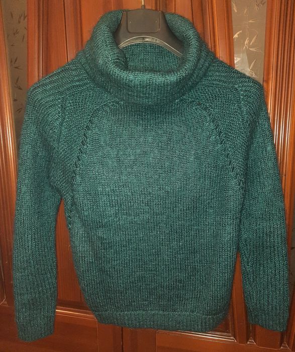 Жіночий светр кольру морської хвилі