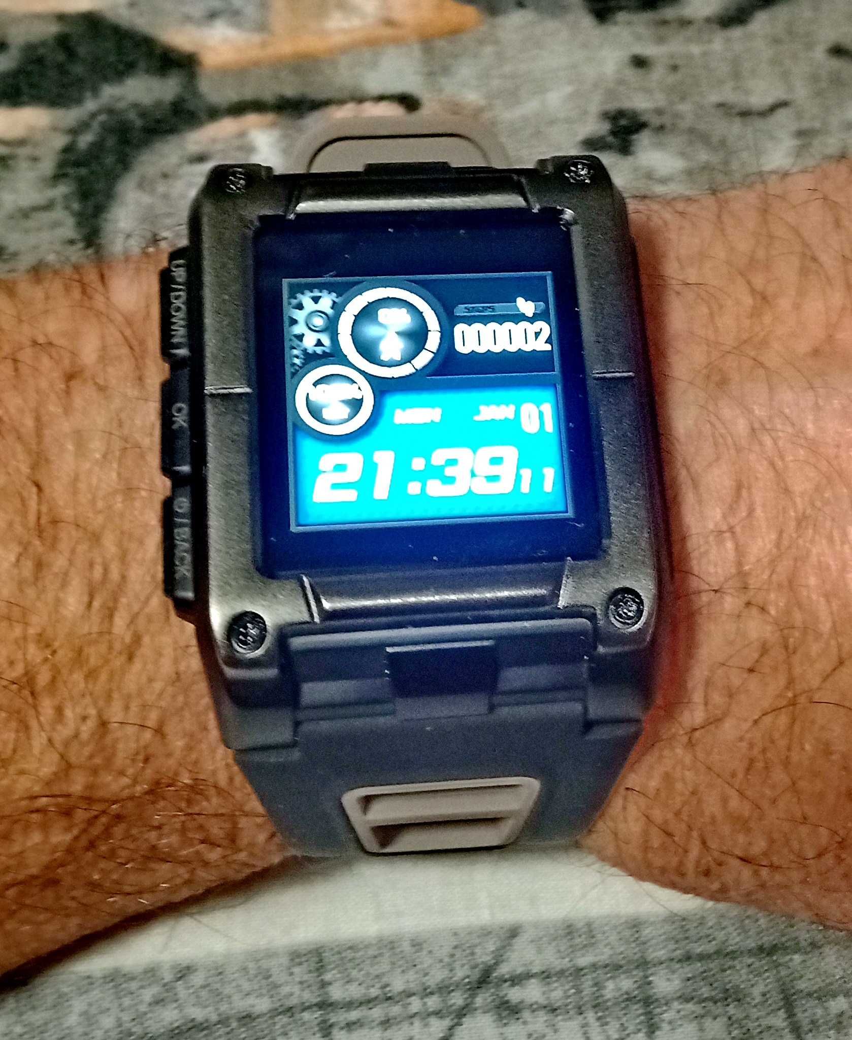 Смарт-часы S929  поменяю на Часы настенные с боем Янтарь  ОЧЗ.