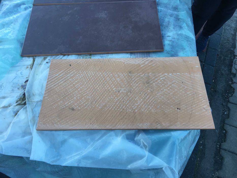Glazura / płytka ścienna cemento wenge 25x50 firma BASICLINE