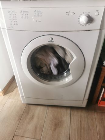 Máquina de secar roupa Indesit 7kg