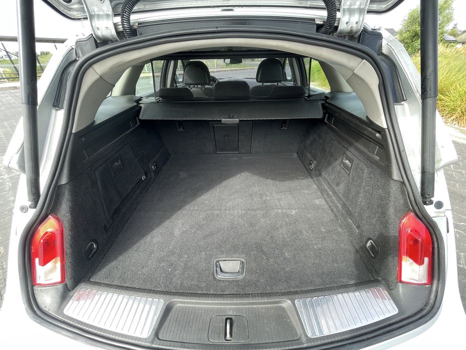 Opel Insignia kombi 2.0 CDTi, 2010r, w pelni sprawny