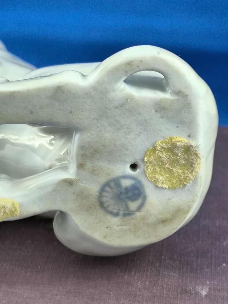 Dog niemiecki Gebruder Heubach Lichte Turyngia XIX/XXwiek #porcelana
