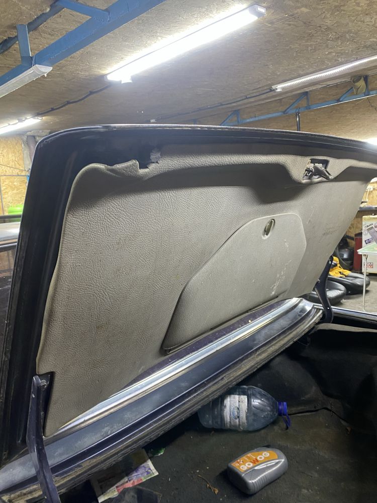Обшивка крышки багажника bmw e28 е28