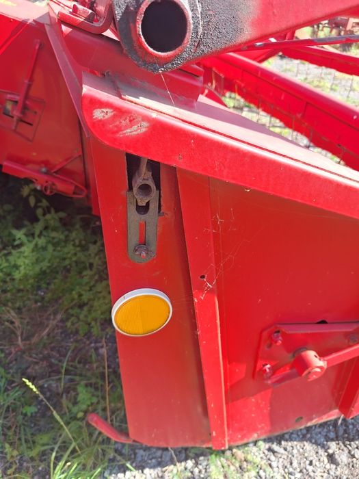 Комбайн Massey Ferguson 16