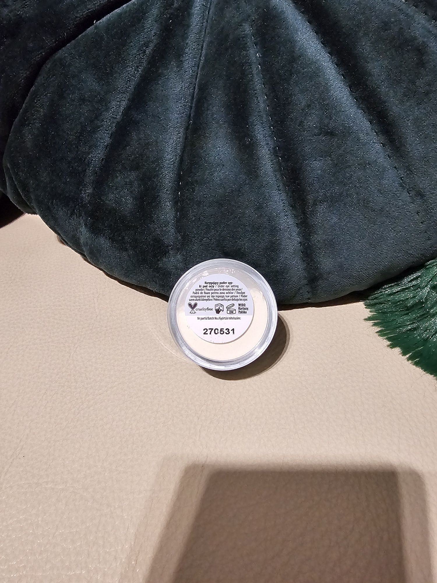 Nowy puder pod oczy Lovely Correcting Undereye Setting Powder