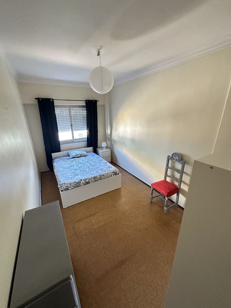 Quarto em Queluz,Rua Doutor Aquiles Machado