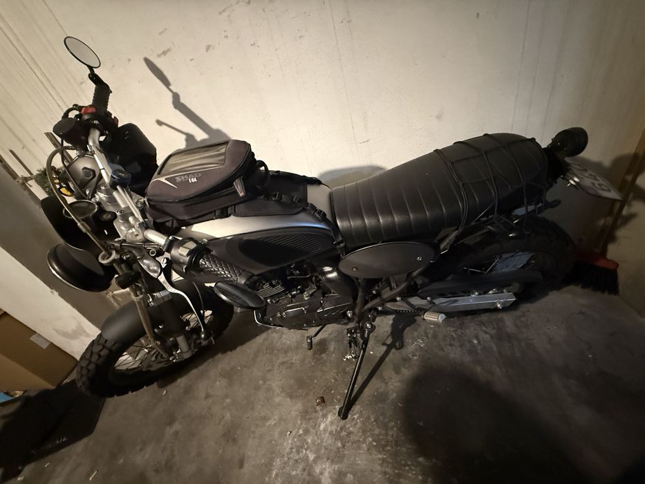 Mota bullit hero 125