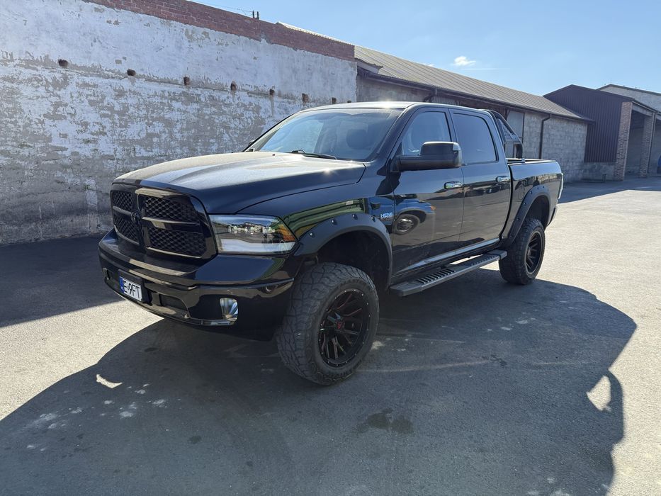 Doge Ram 1500 5.7 V8 hemi
