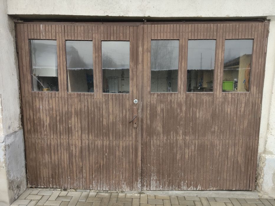 Drzwi garażowe drewniane