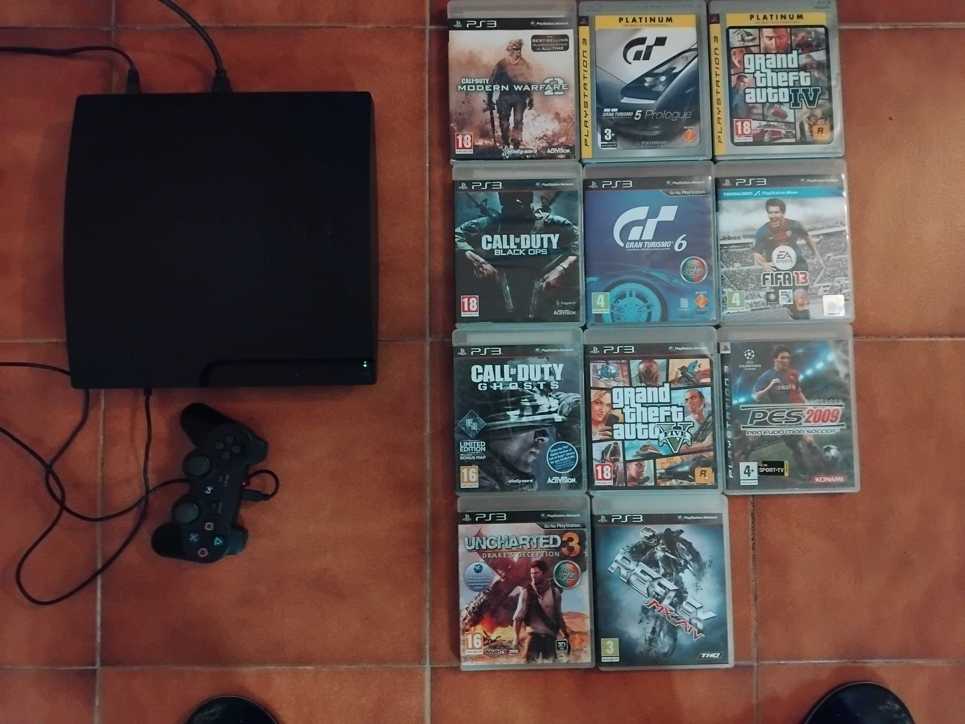 PS3 com jogos e comando