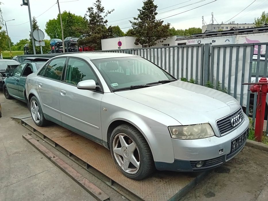 *AUDI A4 B6* Samochód na części