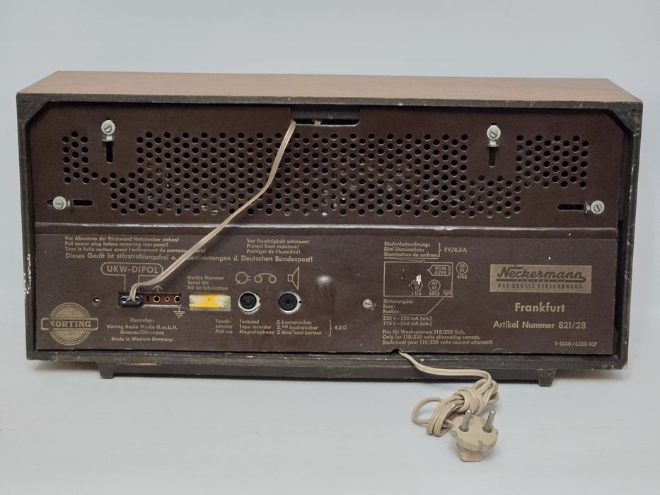 Rádio antigo reparado Neckermann