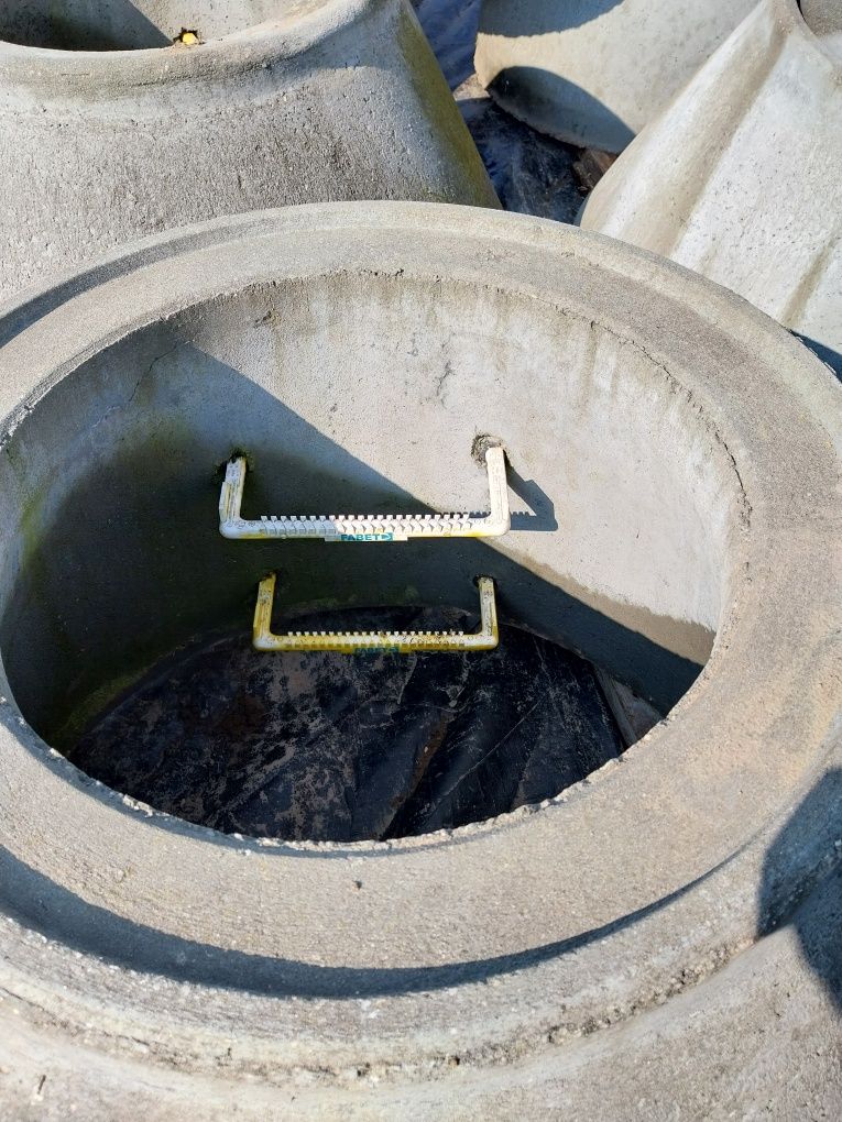 Zwężka  kręgu firmy FABET ze stopniam na uszczelkęi DN 1000/625 h600