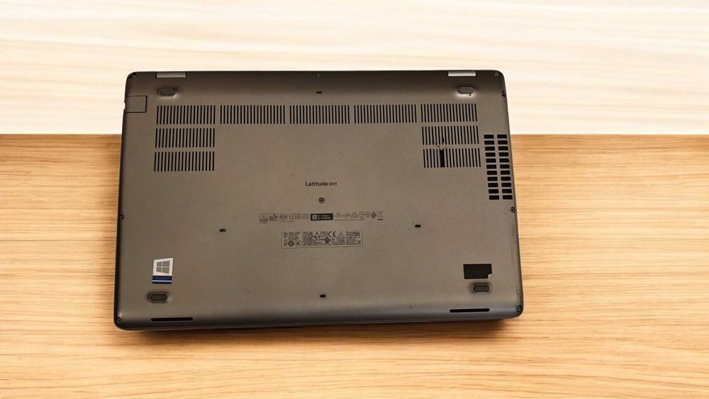 Ноутбук Dell Latitude 5511 15.6" i7-10850H/16Gb/SSD256Gb