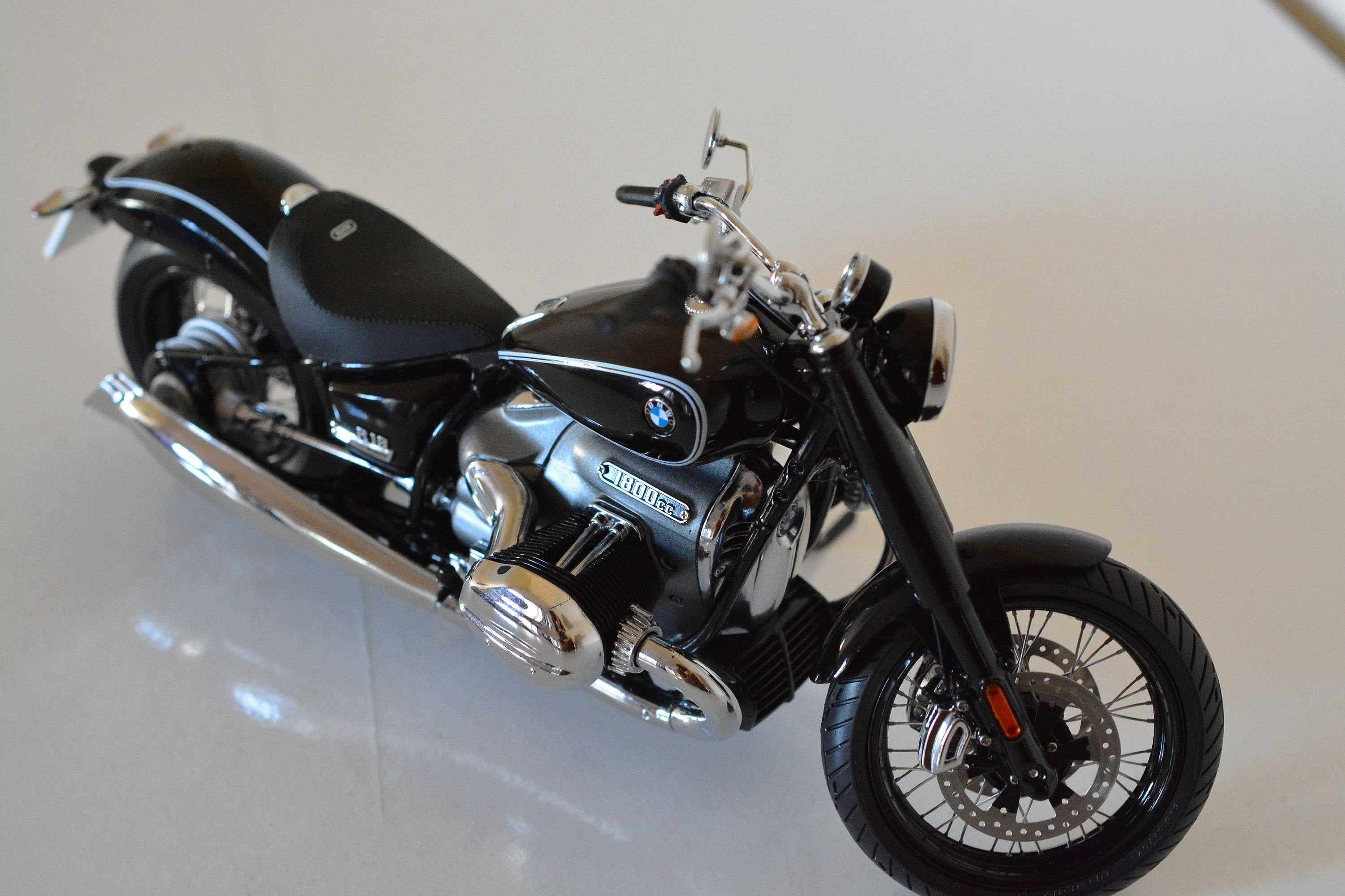 1/10 BMW ORIGINAL Motocicleta Miniatura (Novo) - Ed. Especial