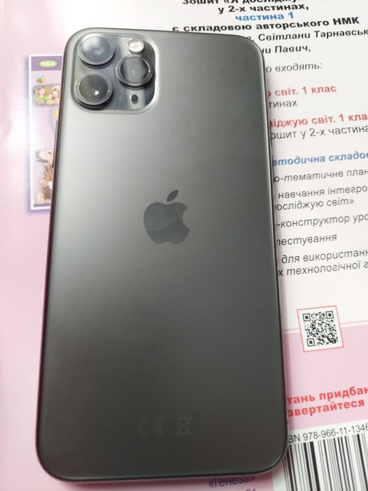 Айфон iPhone 11pro 256gb заблокирован.
