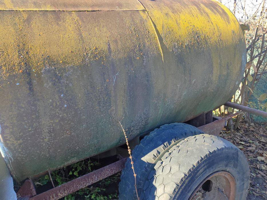 Бочка для води 3750 літрів, погрузчик.