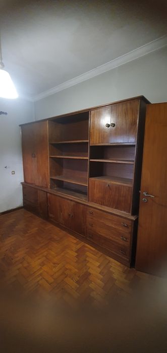 Estante / móvel de sala vintage em madeira