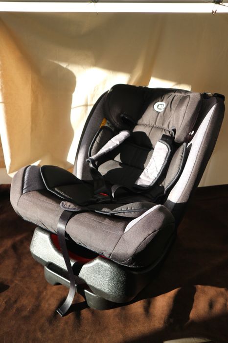 Автокрісло El Camino для дітей 1-4 роки, відмінний стан