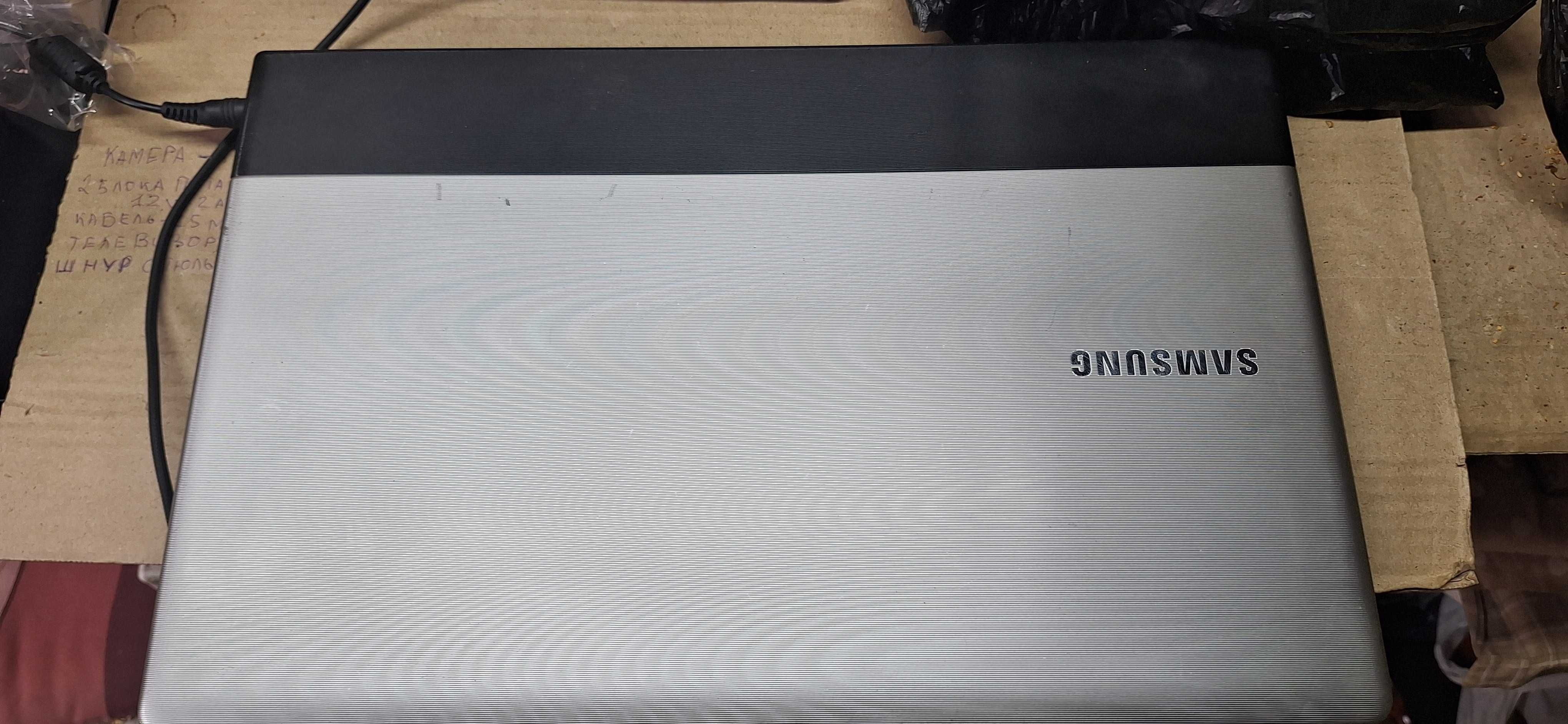 Игровой ноутбук Samsung -17.3"-Core i5-4210U-6 GB DDR/ nVidia GeForce