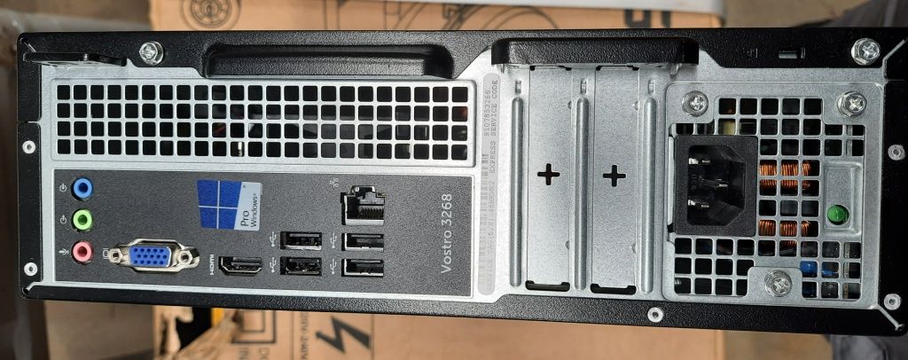 Komputer Dell Vistro 3268  D13S