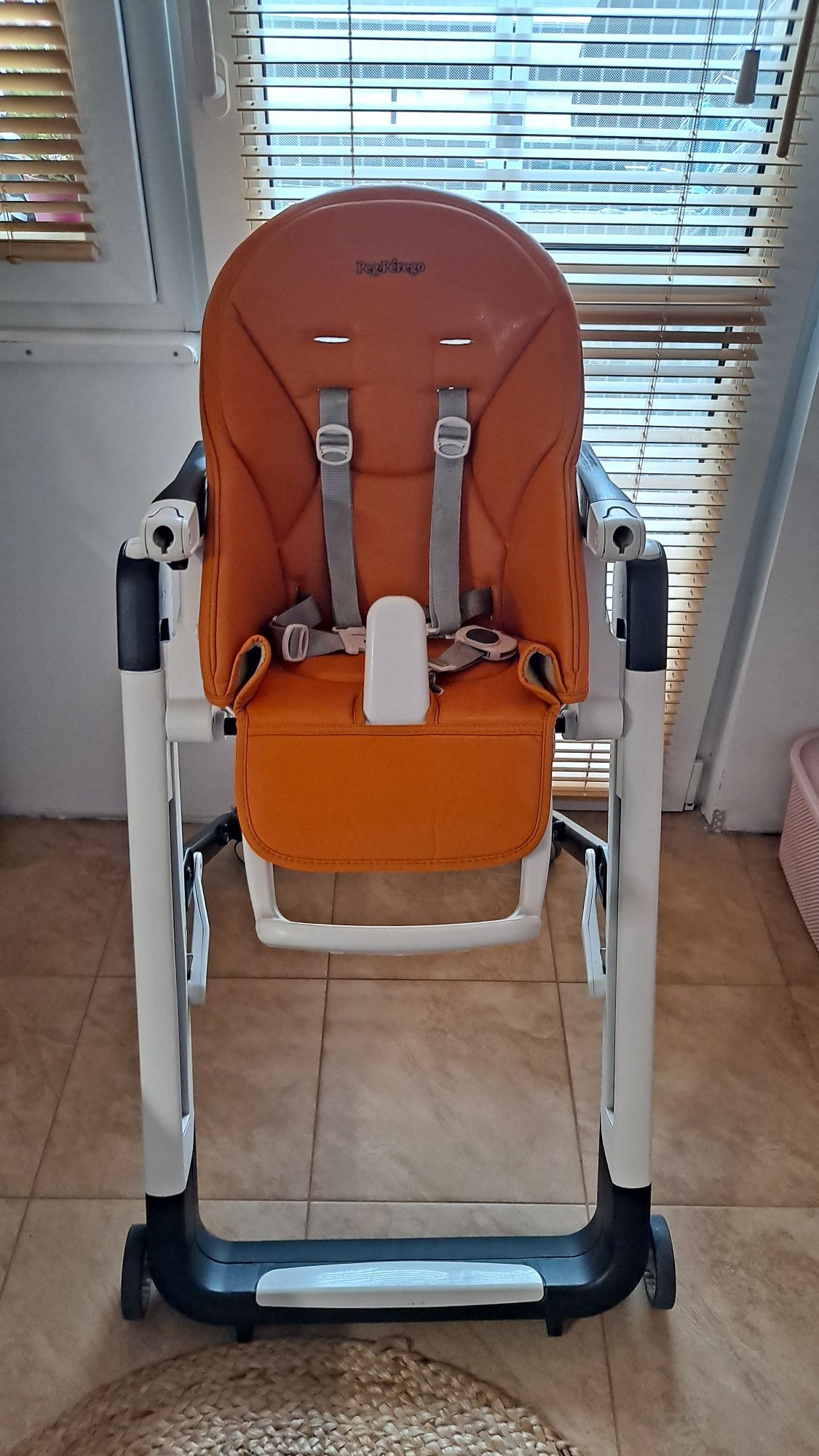 Krzesełko do karmienia peg perego siesta. Nowa wkładka