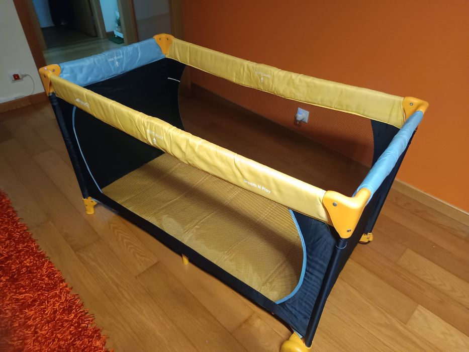 Cama de viagem de bebé
