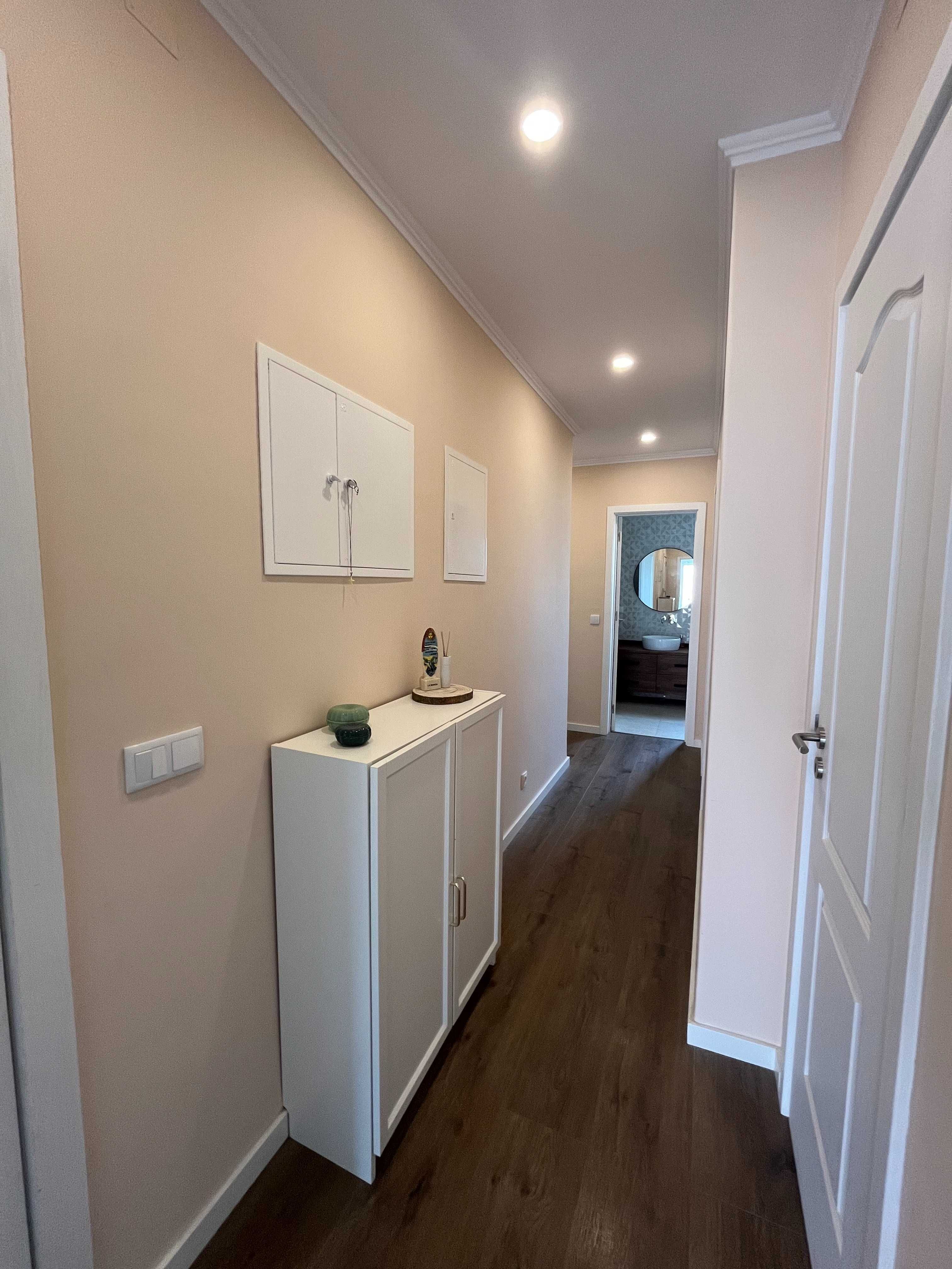 T2 Remodelado e Decorado com Logradouro em Alcântara – Lisboa