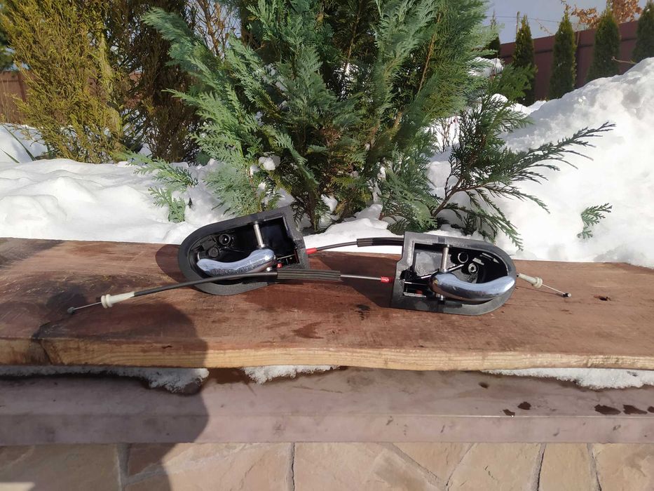 Тросік відкривання передніх бокових дверей Mondeo Мондео 2 чорна ручка