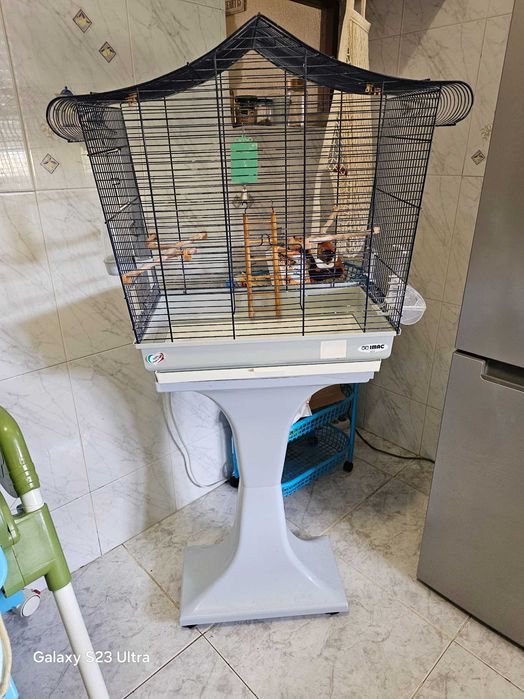Gaiola  de casa com pé