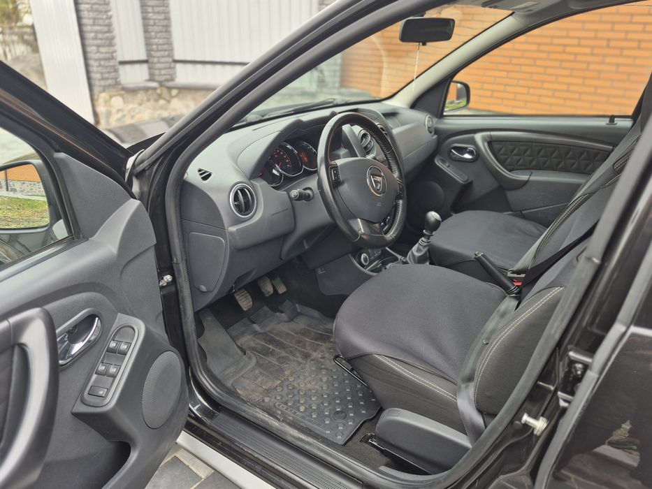 Свіжопригнаний Dacia Duster(2015р,повний привід 4×4,70 тис.пробіг).