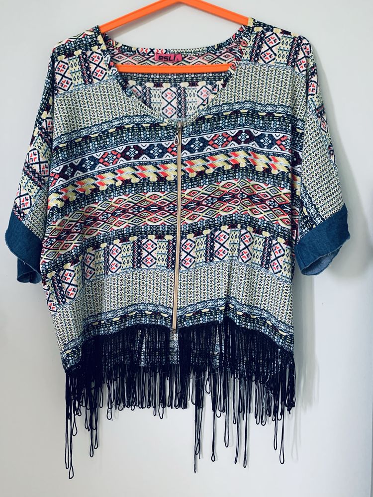 Narzutka boho z frędzlami